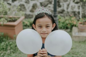 Read more about the article RUNNING OUT OF SUMMER IDEAS?  TRY THESE 6 BALLOON GAMES KIDS WILL LOVE